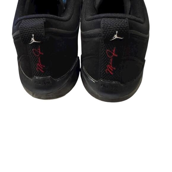 Athletic_Shoes